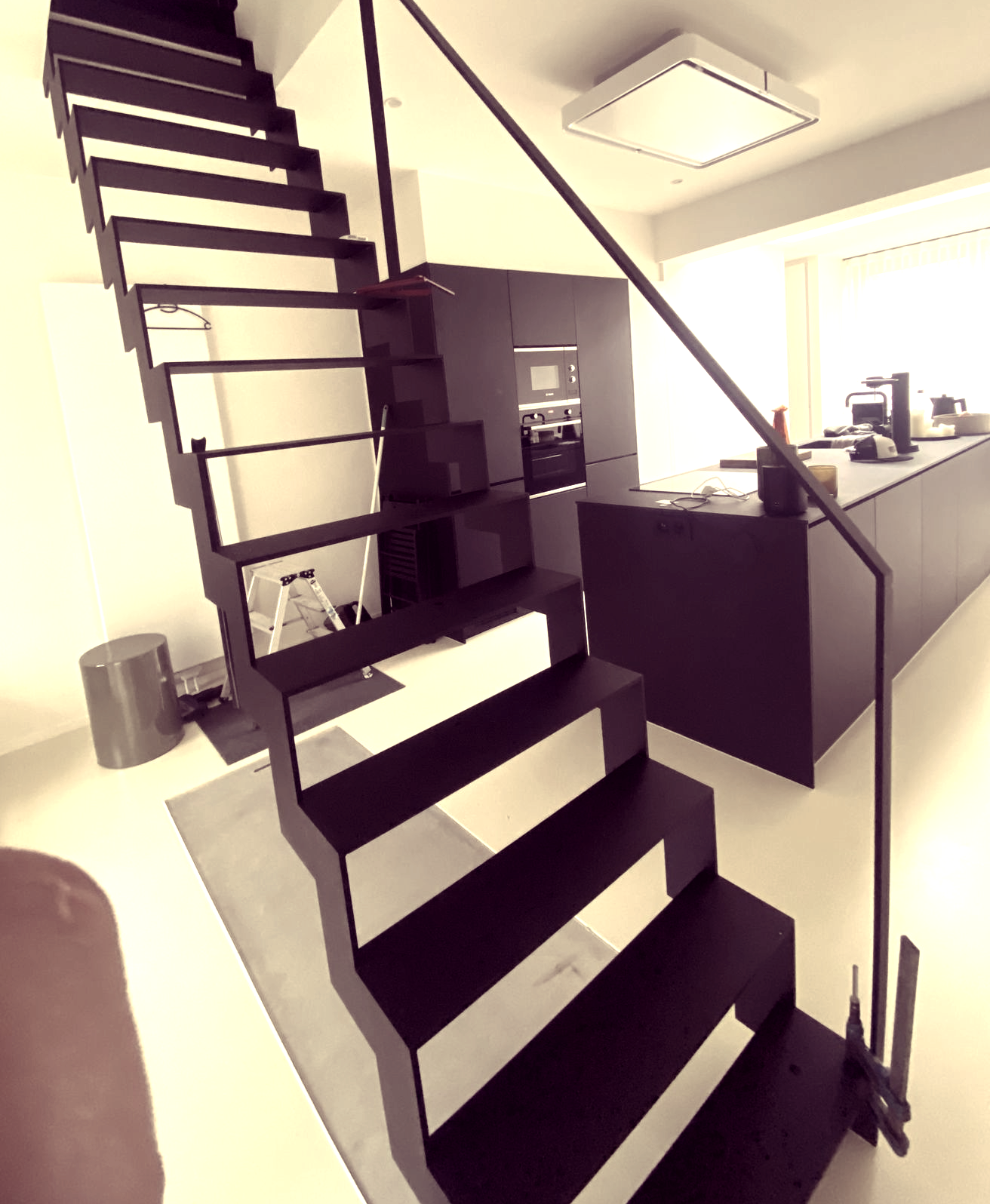 Stalen design trap